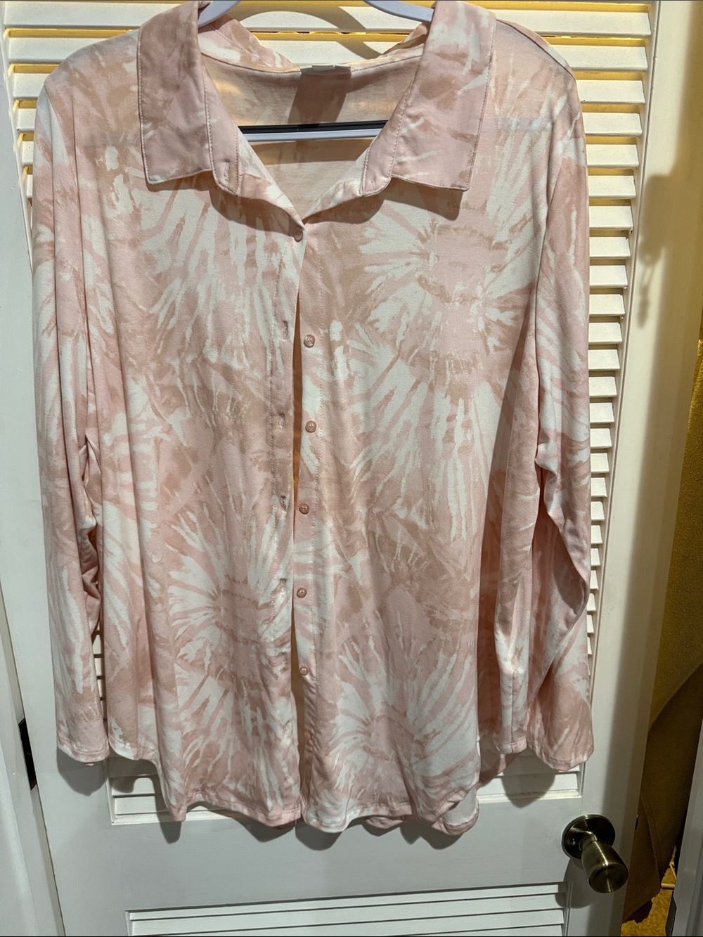 Women's Lightweight Button-Front Shirt - Pale Pink Tie-Dye